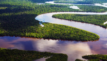 Le fleuve Nanay, un affluent du fleuve Amazone au Pérou.